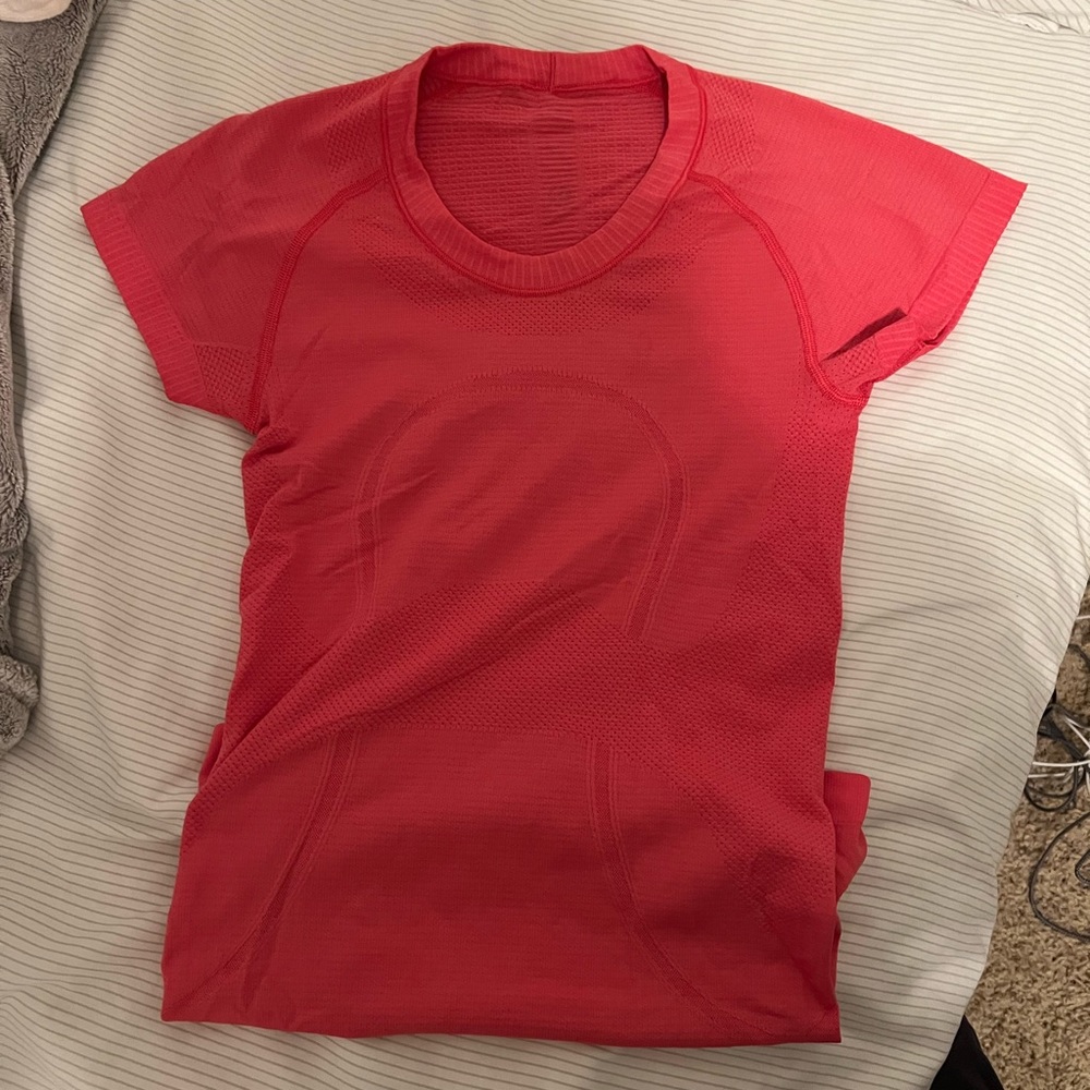Lululemon short sleeve swiftly tech